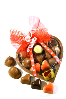 Chocoladehart gevuld met Bonbons en Hartjesbonbons