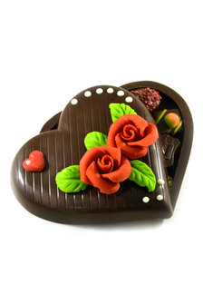 Chocoladehart gevuld met bonbons &#039;open&#039;